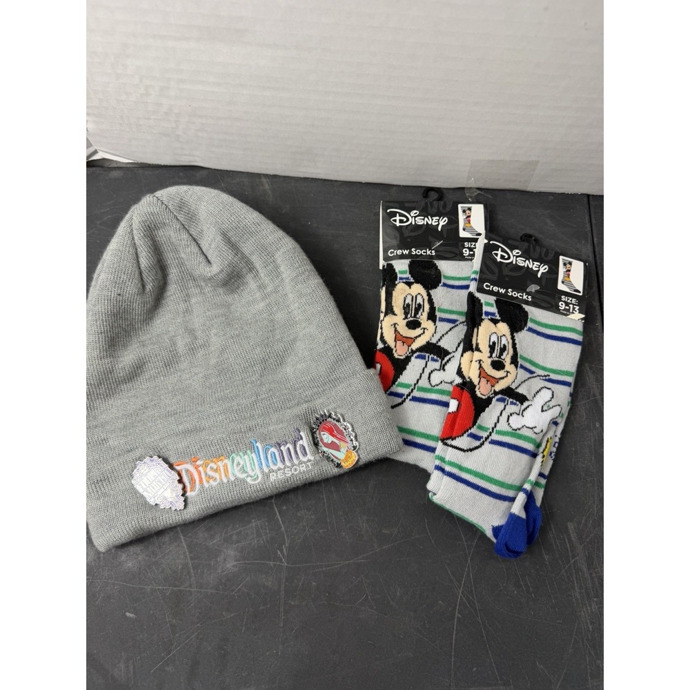 Disneyland grey foldover beanie hat w/ 2 pins, 2 pairs Mickey crew socks